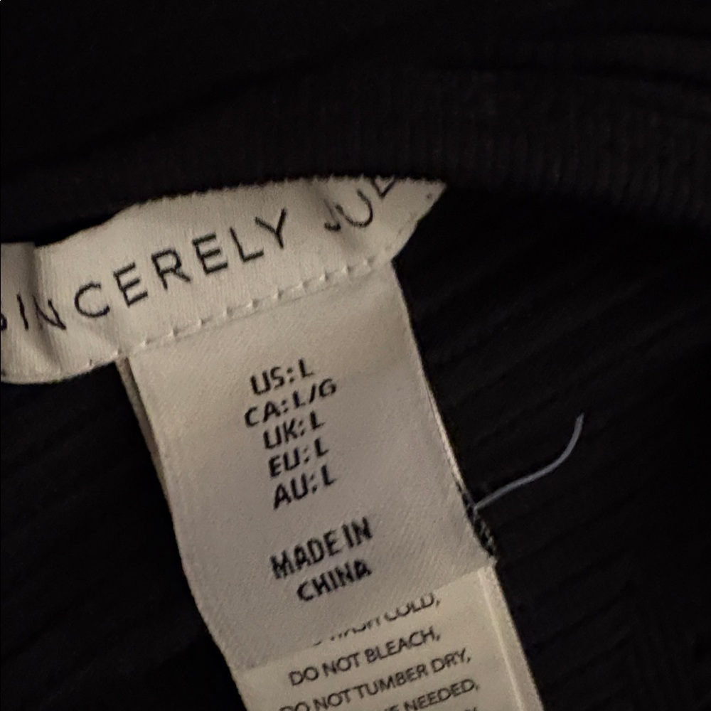 Sincerely Jules Ribbed Crop Top - Picture 3 of 4